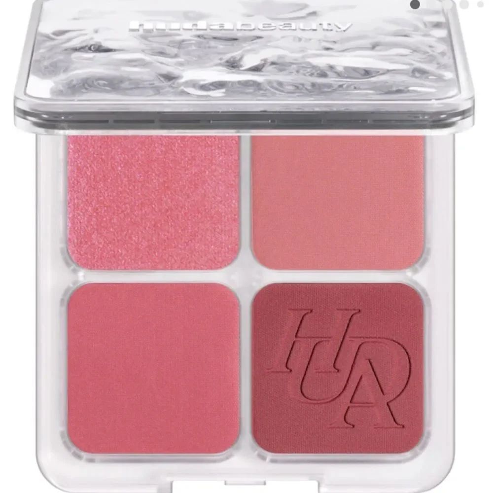 HUDA BEAUTY
Blush Filter Blurring Blushlighters Palette-Rose Berry